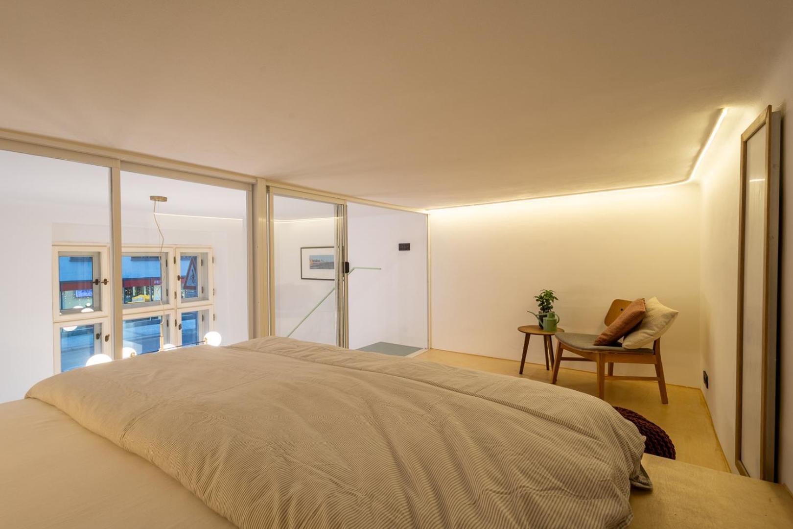 Designer Petite By Vltava River Prag